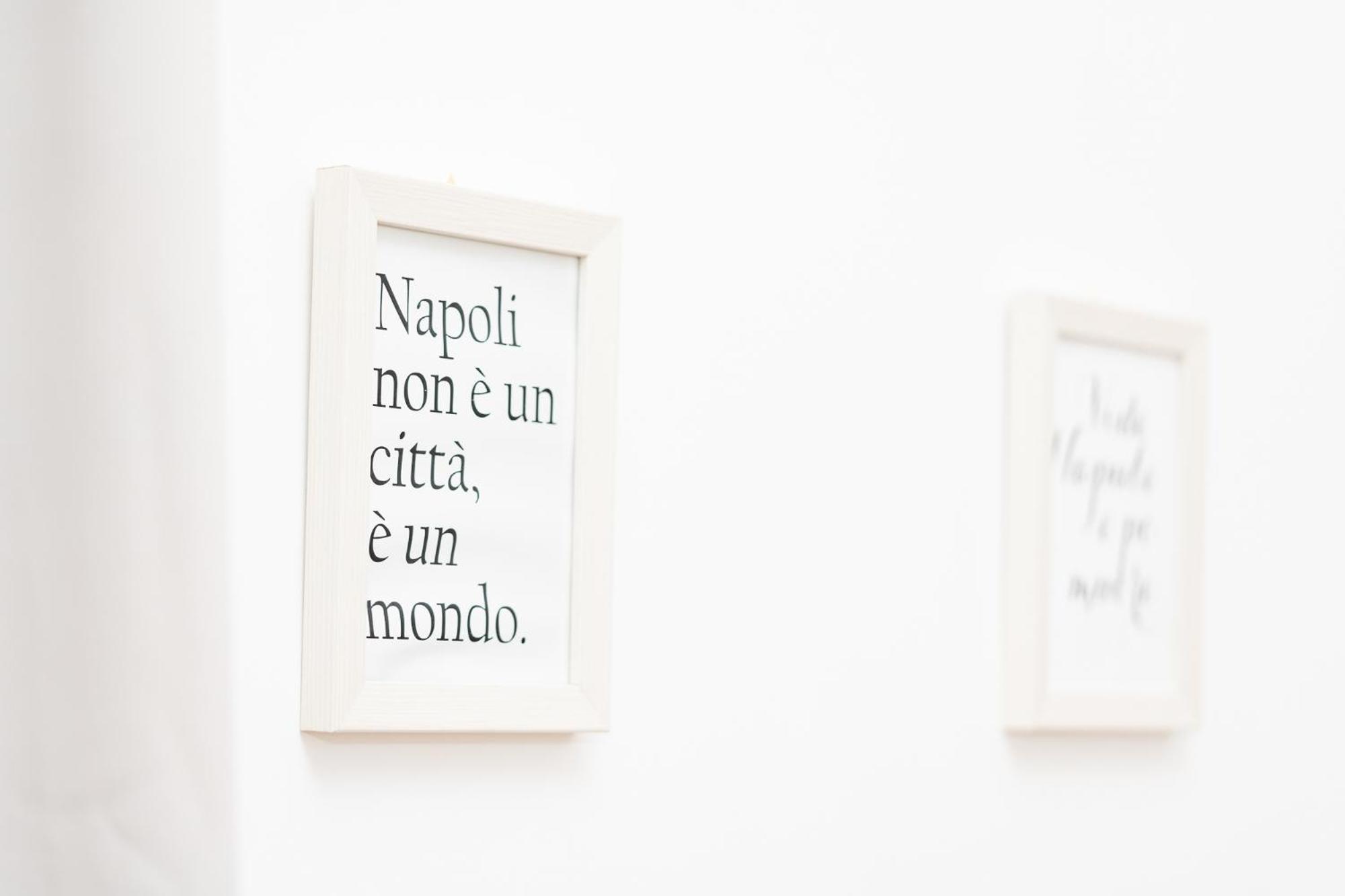 Home Smart Rent Appartamento Nei Pressi Di Via Toledo 2 Camere Da Letto Napoli Esterno foto