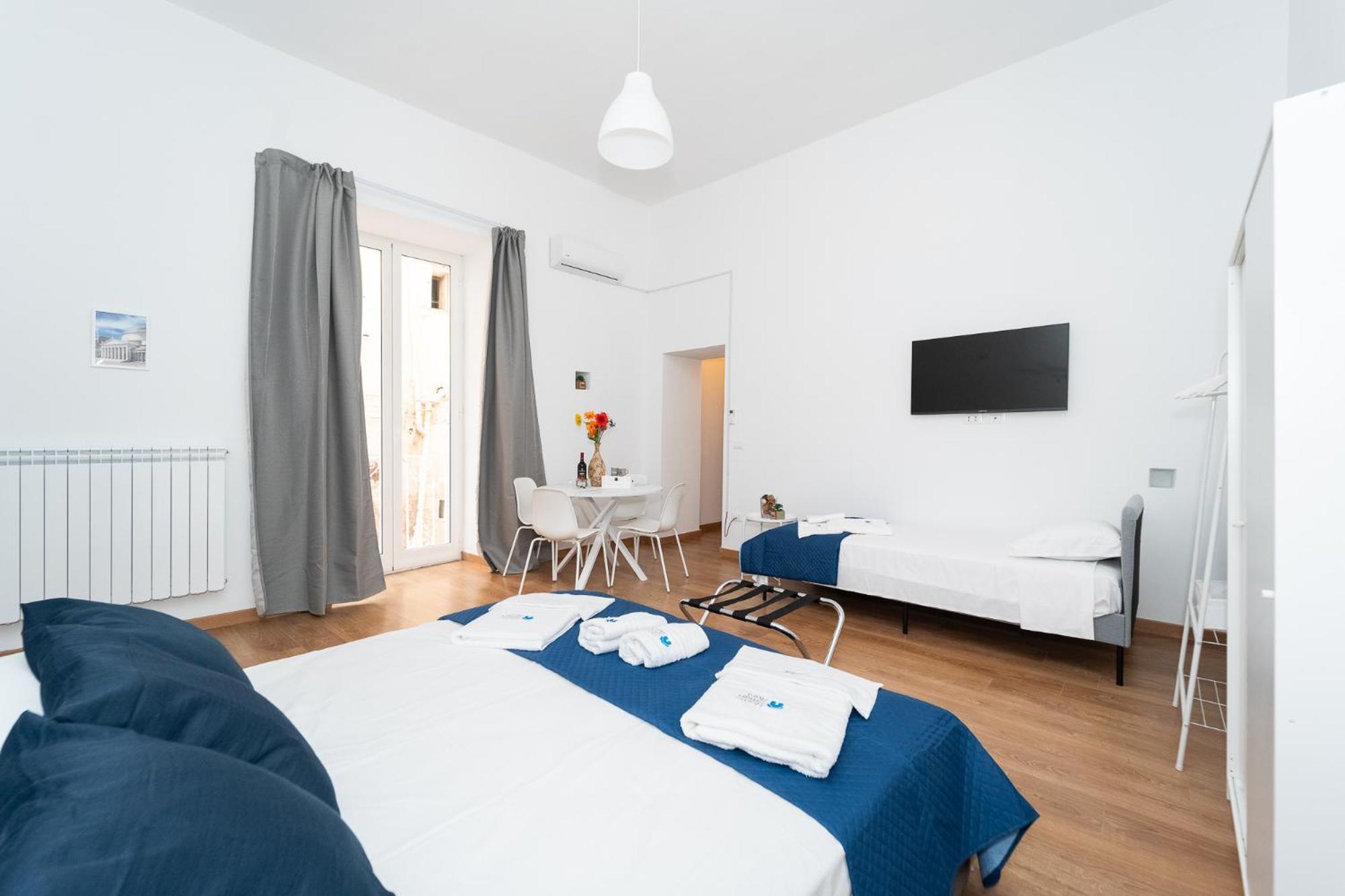 Home Smart Rent Appartamento Nei Pressi Di Via Toledo 2 Camere Da Letto Napoli Esterno foto