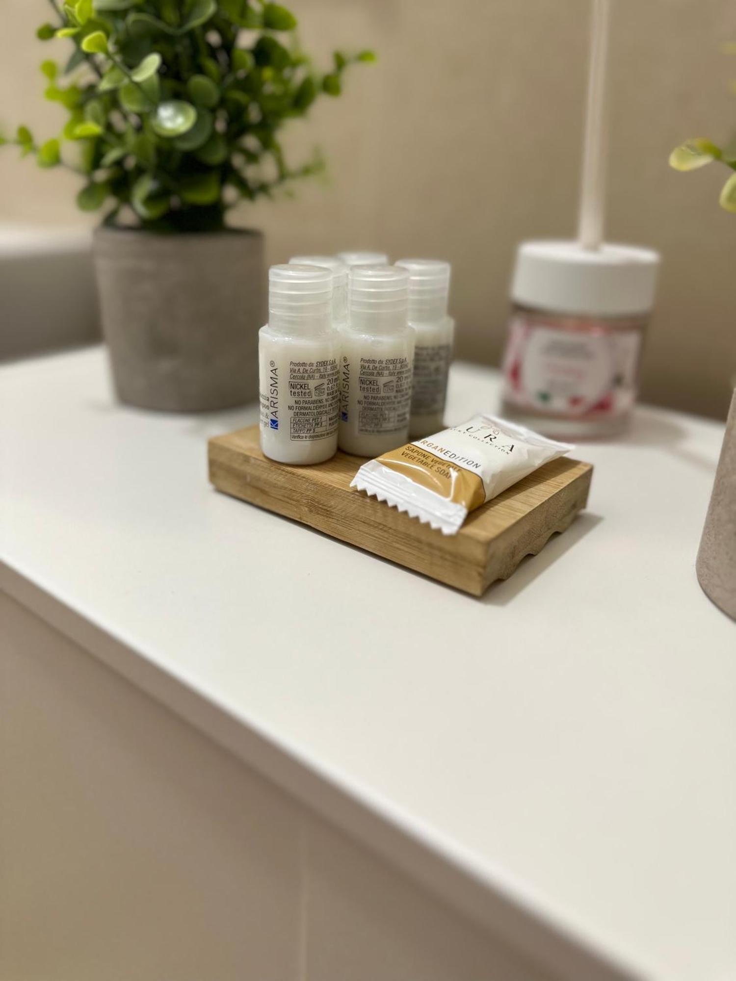 Home Smart Rent Appartamento Nei Pressi Di Via Toledo 2 Camere Da Letto Napoli Esterno foto